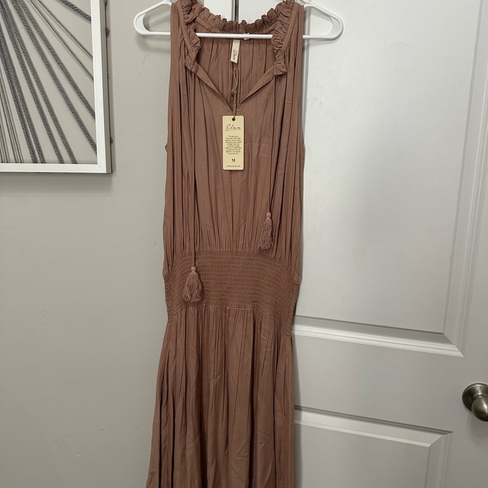 Vici Sleeveless Maxi Dress in Tan